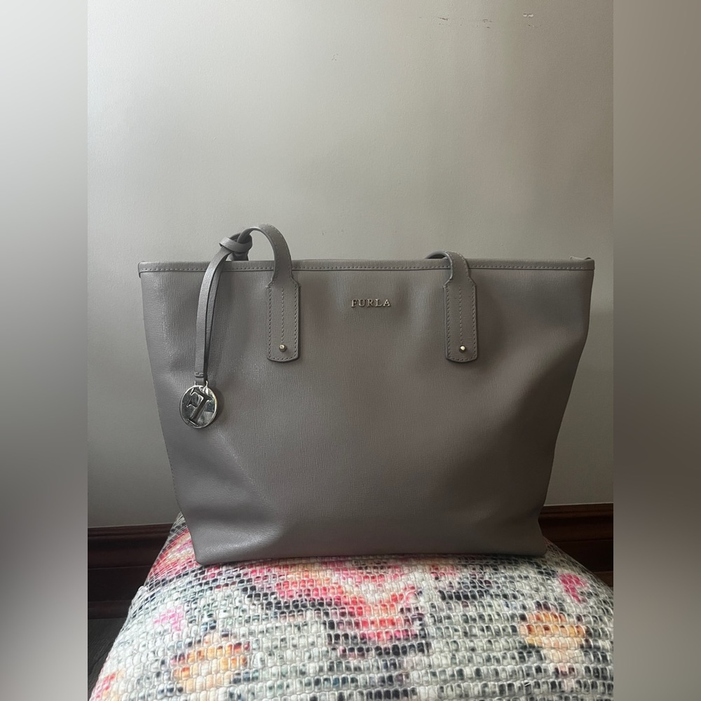 Furla Tote bag- COA- EUC
